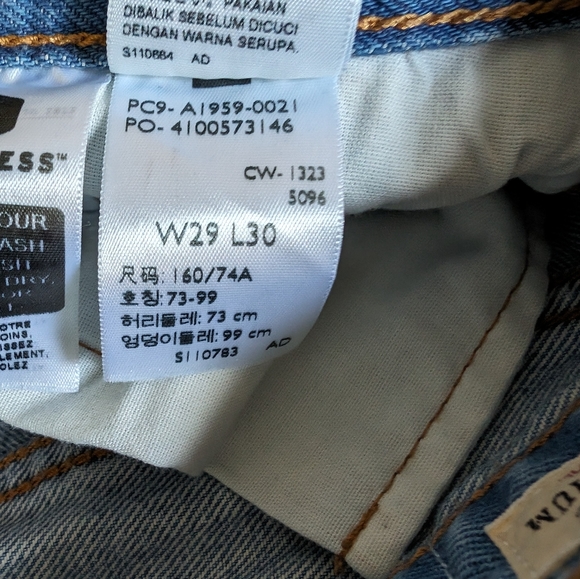 Levi's 501 90's Destroyed Jean - Picture 6 of 13